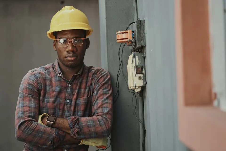 Certified Top Fixers technician performing AC repair in Deira, UAE