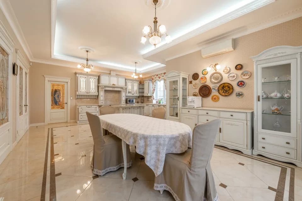 Gypsum false ceiling with cove lighting in a Jumeirah Lake Towers (JLT) home interior